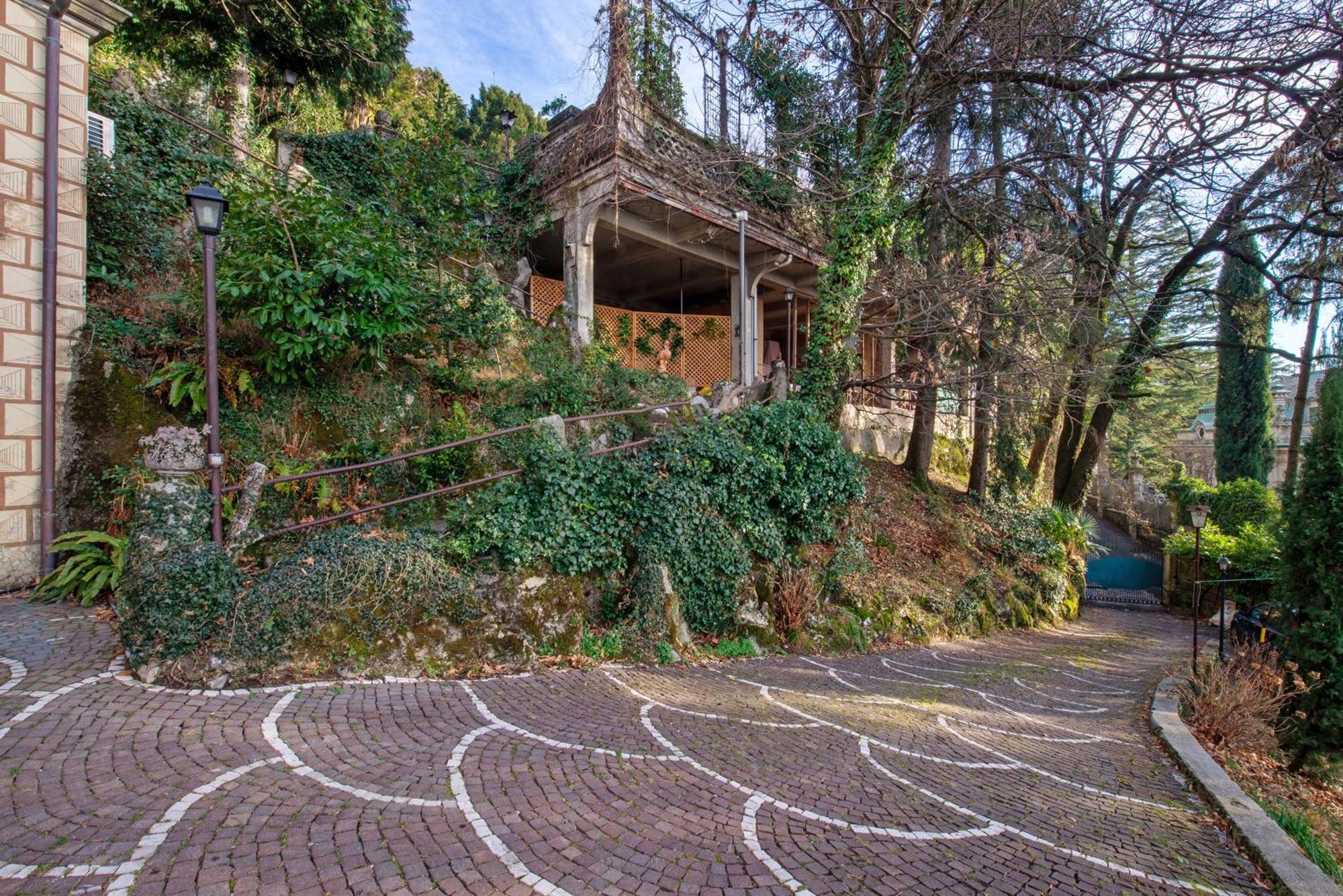 App Mughetto In Villa Marchello Brunate Exterior foto
